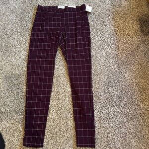Elle Skinny Mid Rise Pants size S. NWT